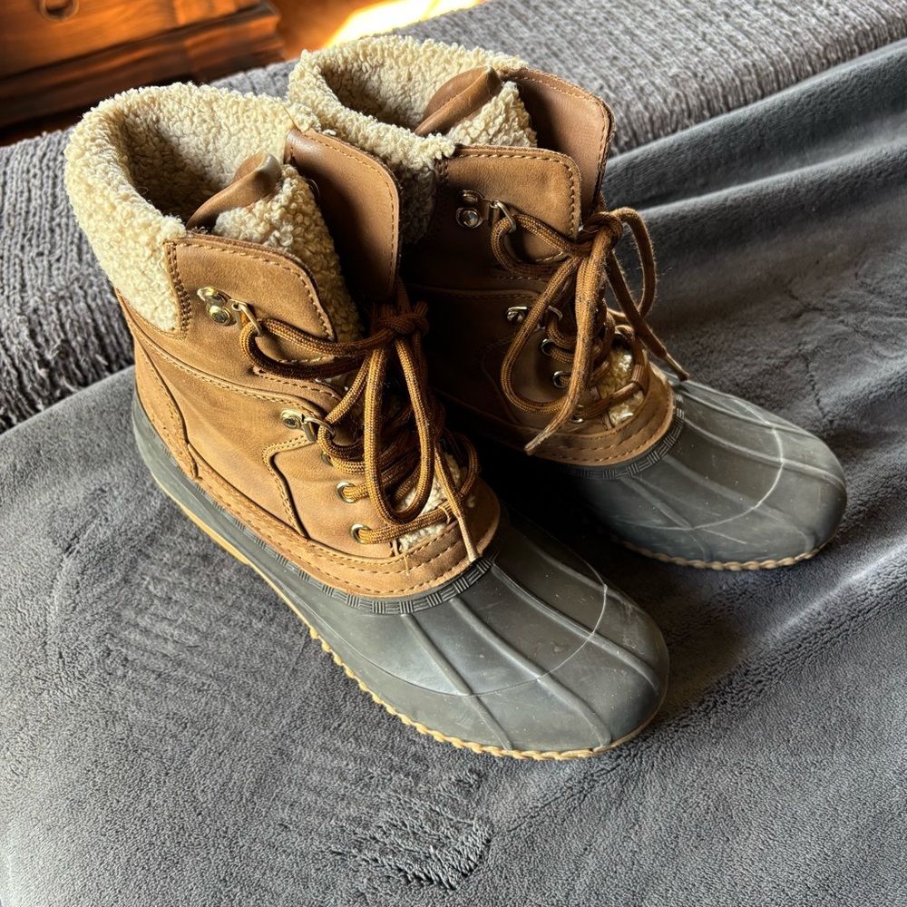 Tommy Hilfiger Women’s Rainah Duck Boots Size 8 - Picture 3 of 14